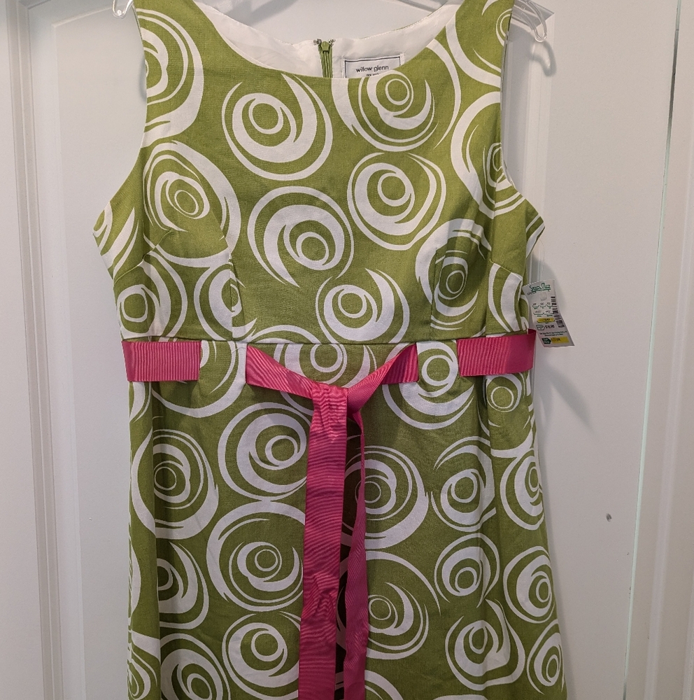 New, Green/white Swirl Dress with Pink ribbon, sz 16